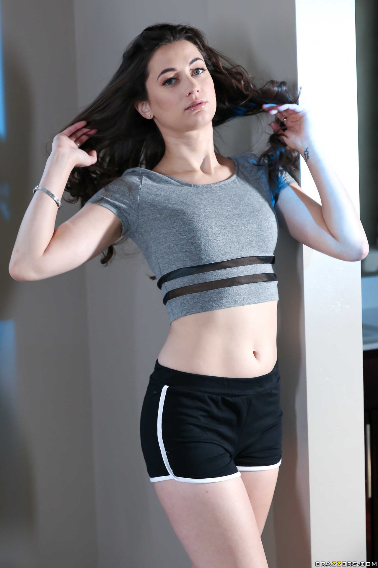 Georgia Jones Spreads Her Pussy 00