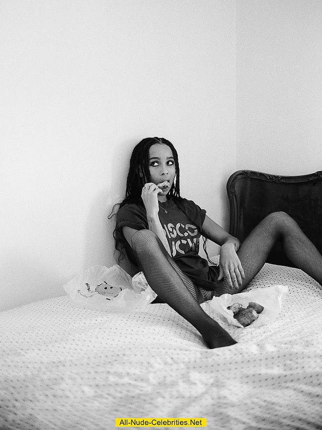 Zoe Kravitz Photo Mix 14