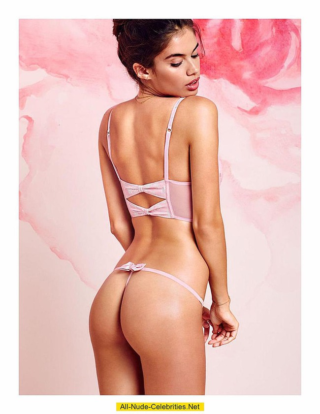 Sara Sampaio In Sexy Lingeries And Braless 00