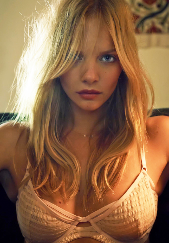 Marloes Horst Posing 14