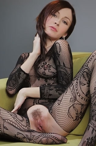 Babe On Fishnet Showing Her Pussy