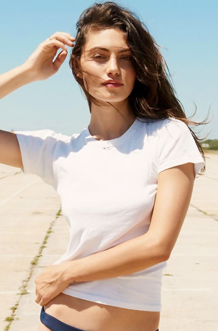 Phoebe Tonkin Sexy Posing Scans From Mags