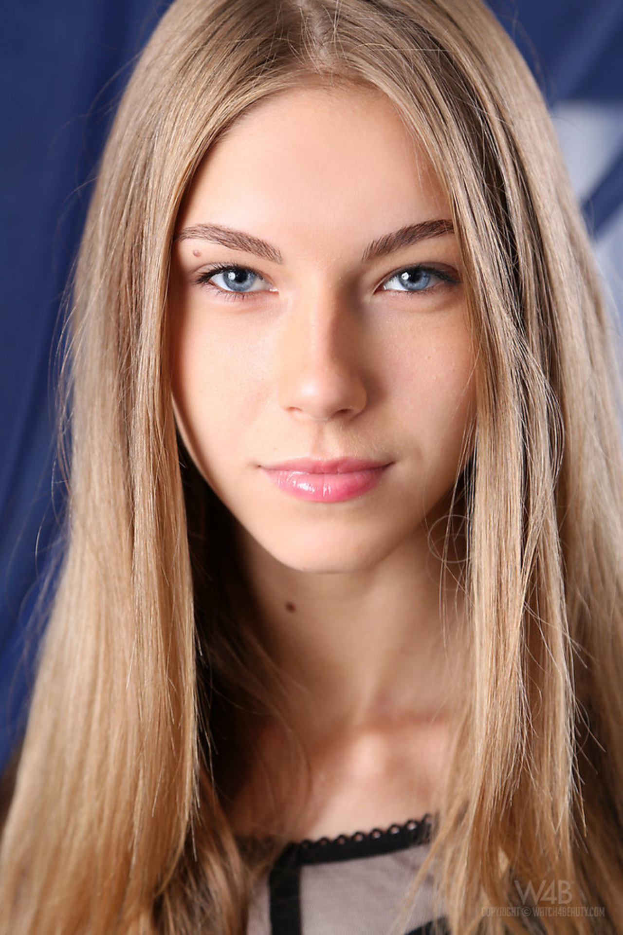 Abby Gets Naked 04